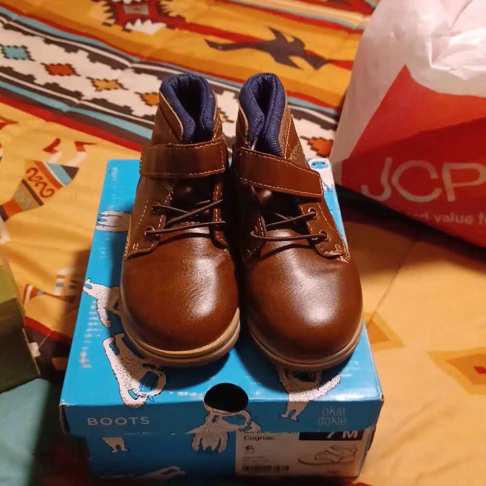 Boots - Picture 3 of 3